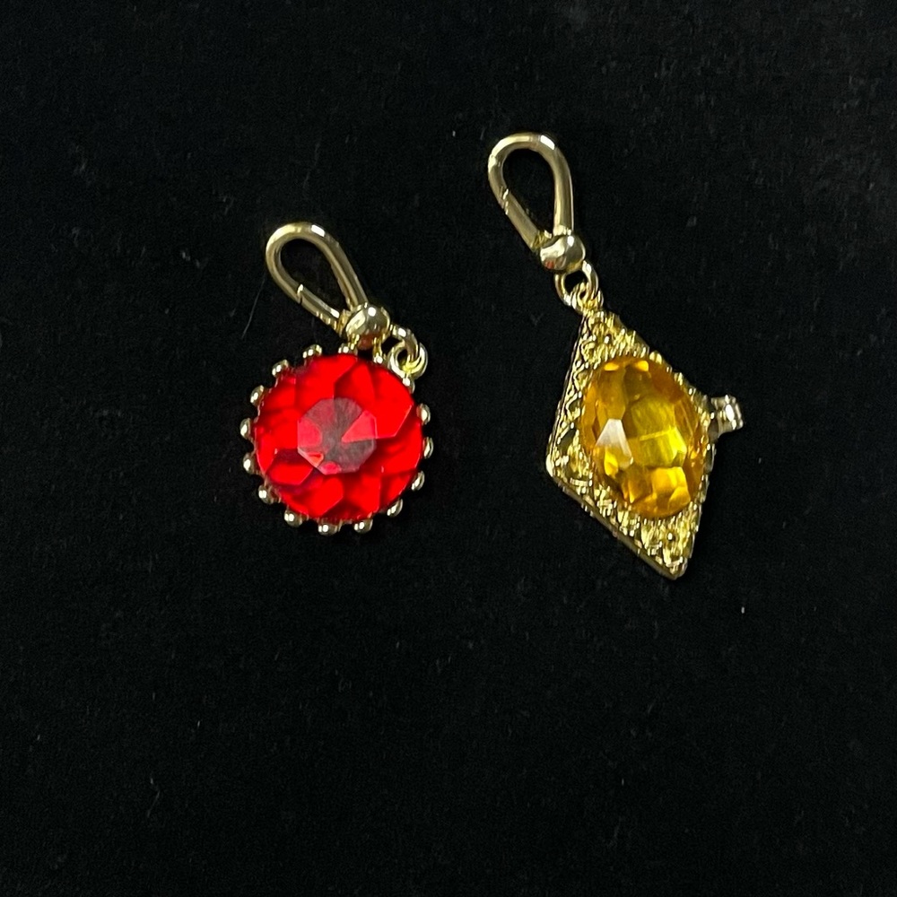 Feed me gems charms
